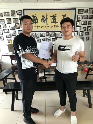 J9官网环保客户签单合照